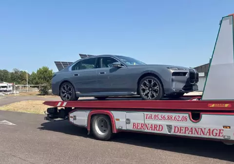 Român, prins la volanul unui BMW, cu 217 km/h, pe autostrăzile din Franța. Ce explicație le-a dat polițiștilor