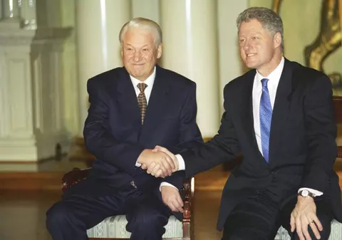 Rusia era pe punctul să devină membră NATO în 1994, dar Germania a spus „nu”. Documentele dezvăluie originea conflictului Moscova-Occident