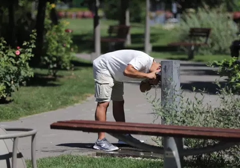 Caniculă de 37 de grade, după frigul de -1 grad de luni. Harta județelor aflate sub avertizare meteo ANM cod galben