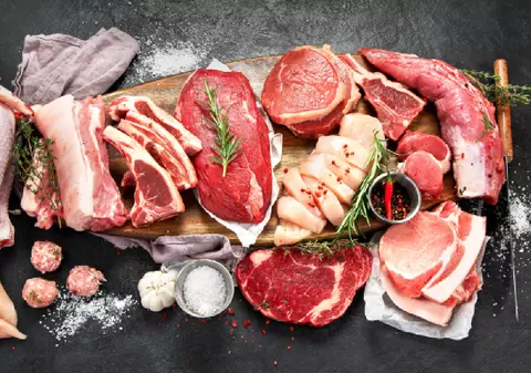 Consumul de carne nu crește riscul de deces, ba chiar te poate proteja împotriva cancerului, arată un studiu