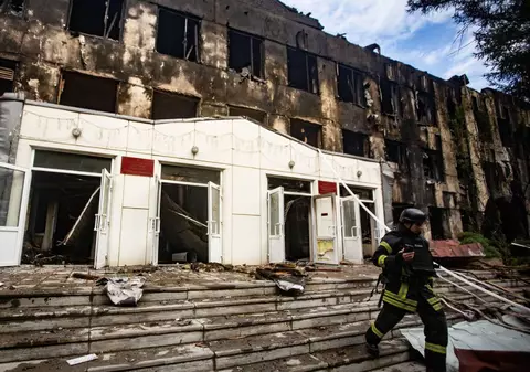 Peste 100.000 de persoane au rămas fără energie electrică după ce Rusia a bombardat masiv rețelele ucrainene