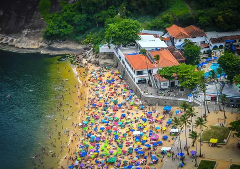 Ce înseamnă dacă cineva bate din palme pe plajă: „Mi se pare minunat” | VIDEO