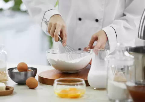 De ce se adaugă sare chiar și în deserturi