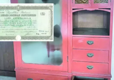 Averea ascunsă într-un dulap cumpărat cu 200 de euro. O țară întreagă îi caută pe moștenitori