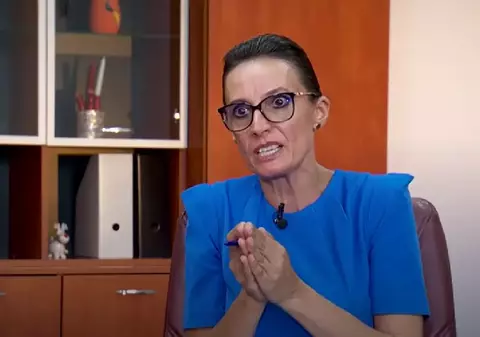 Șefa CSM, care consideră că o pensie de 11.000 de lei este mică, nu a trecut pe la Institutul Național de Magistratură. Se laudă în CV că știe să utilizeze calculatorul