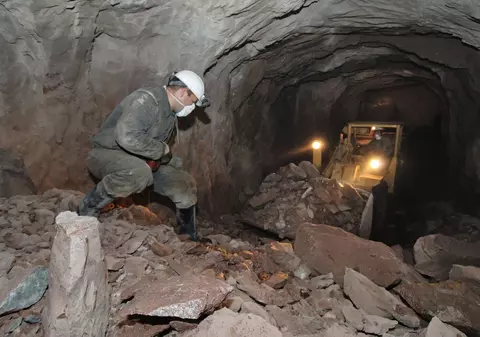 Rusia ajută Coreea de Nord să găsească uraniu pentru a fabrica bombe nucleare