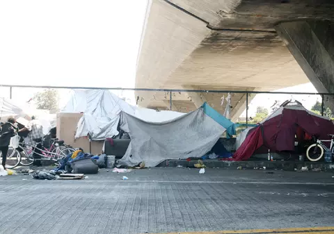 Los Angeles a devenit un oraș-fantomă izolat cu scânduri. Ce s-a întâmplat cu oamenii străzii dependenți de droguri