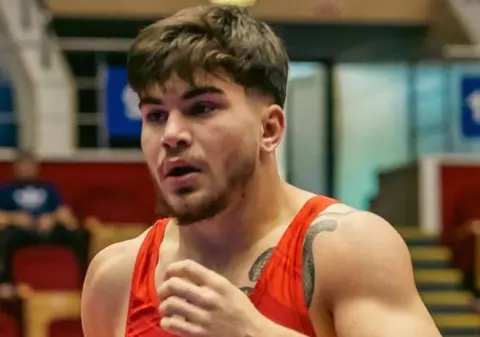 Igor Botez, campion național de lupte, a snopit în bătaie un bărbat, într-un club de noapte din Bacău, și a fost reținut 24 de ore