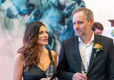 Ioana Ginghină le răspunde celor care i-au criticat dansul lasciv. „Eu, care am pozat în Playboy și sunt actriță, mă întrebați cum mă expun?”