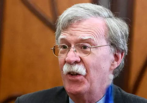 FBI percheziționează locuinţa unui fost consilier al lui Donald Trump, devenit ulterior un critic al președintelui