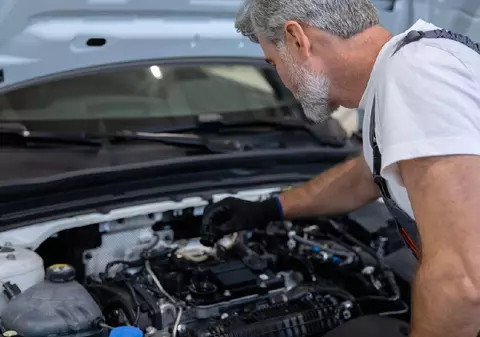 Noi reguli pentru garanția auto: cumpărătorii vor putea alege între service-urile producătorului sau cele partenere