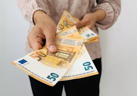 Micii antreprenori, despre majorarea capitalului social la 8.000 de lei: „Sunt foarte aproape să îmi migrez afacerea în altă țară mai prietenoasă”