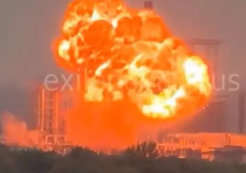 Rafinăriile și fabricile rusești, luate la țintă de dronele ucrainene: atac coordonat în Crimea, Samara și alte regiuni