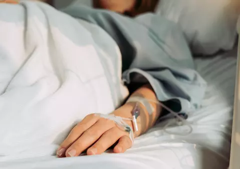 Un apel la vechii politicieni: chiar nu simțiți frica românilor de a merge la tratament în spitalele de stat ?!