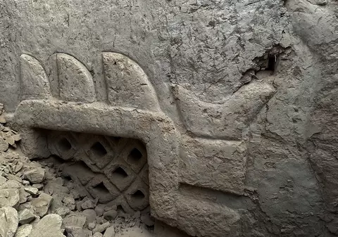 Mural vechi de 3.000 de ani, cu zei și motive cosmice, de dinaintea civilizației incașe, descoperit în Peru