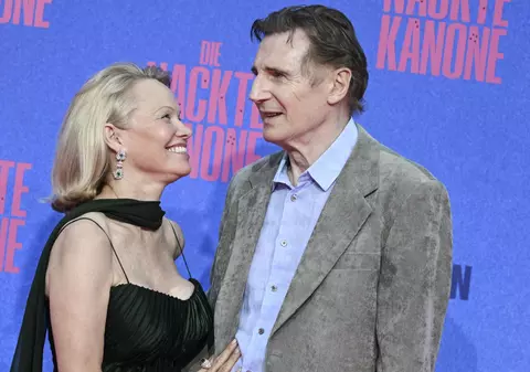Pamela Anderson și Liam Neeson, cel mai nou cuplu de la Hollywood. Cum a reacționa fiul actorului