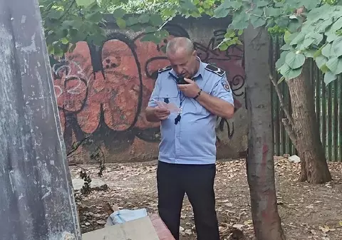 O femeie din București a aruncat un document la gunoi, din greșeală. Polițiștii au amendat-o cu 3.000 de lei