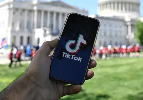 Să urmărești TikTok dăunează creierului la fel ca și consumul de alcool