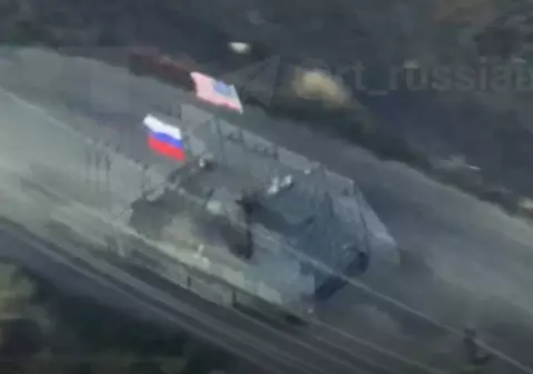 Rușii au pus steagul Americii pe transportorul blindat care atacă trupele ucrainene, în Zaporojia: „Se consideră deja aliați”