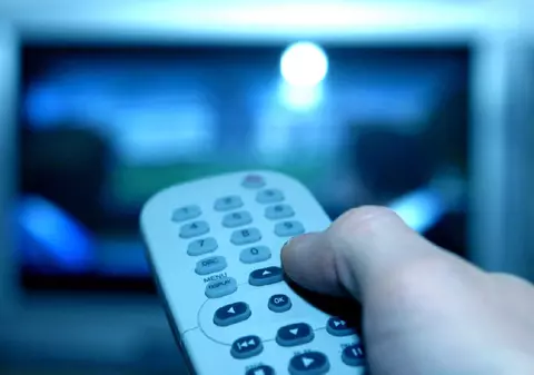 Un tânăr de 18 ani din Dolj a murit după ce a încercat să repare televizorul