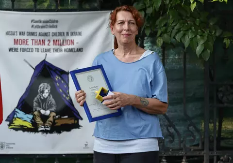 Prințesa Briana Caragea a primit medalia Inima de Aur din partea lui Zelenski pentru ajutorul acordat refugiaților ucraineni