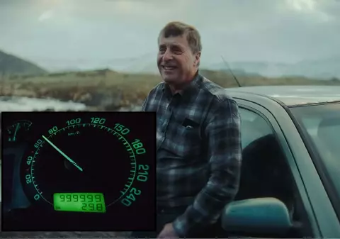 Un fermier a mers cu mașina pe care i-o cumpărase soției până când i-au apărut pe bord 999.999 kilometri: „A fost un moment incredibil”