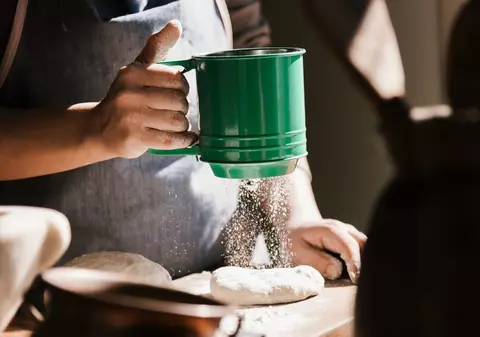 6 rețete ușoare cu făină integrală pentru mese sănătoase