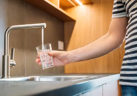 Care sunt județele din România cel mai puțin conectate la sistemul public de alimentare cu apă