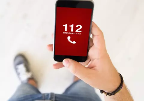 O femeie din Iași, sancționată în justiție pentru un apel la 112 făcut din grijă pentru sora sa