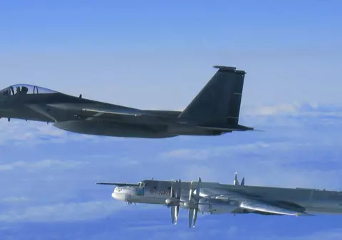 Bombardiere nucleare rusești Bear, observate în largul coastei Alaskăi: avioanele de vânătoare americane s-au pus în mișcare