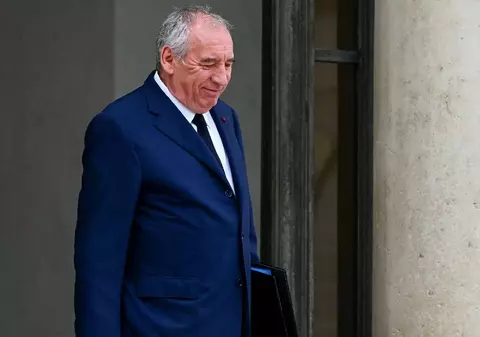 François Bayrou, de la un „pariu nebunesc” la cădere liberă. Nu vrea taxarea bogaților
