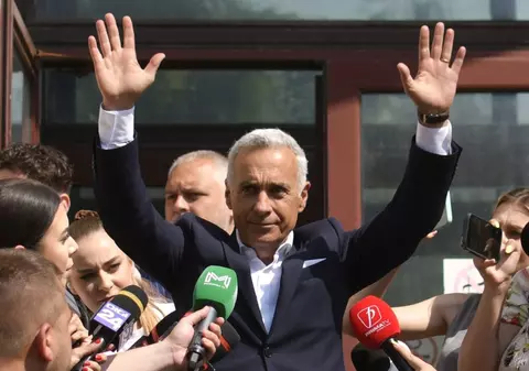 Fără influenceri politici în UE: „Oamenii să poată distinge între fapte și informații false”