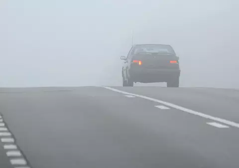 Avertisment de ceaţă deasă cu vizibilitate redusă pe autostrăzile A3 Bucureşti – Ploieşti şi A7 Ploieşti - Buzău și șosele din câteva județe din țară