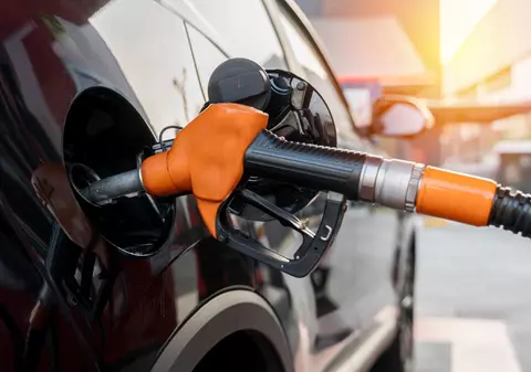 Combustibilul din România, „motor” de contrabandă în Grecia: FBI-ul elen a arestat 20 de persoane în șase orașe