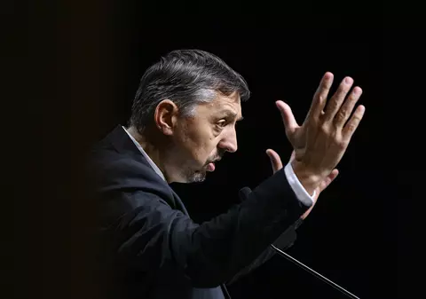 Și șuții sunt „curajoși”. Și delapidatorii. Acum, și ministrul educației, care vrea în „istorie” pentru cât de curajos este