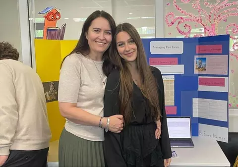 Unde se mută în această toamnă Emma, fiica Amaliei Năstase: „Știam că-i frumos, dar când am ajuns, am ținut-o trei zile: «WOW»”