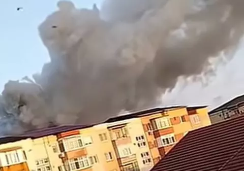Momentul exploziei de la fabrica de prelucrare a lemnului din Sebeș, surprins de camere. Martor: „Era o problemă mecanică” | VIDEO