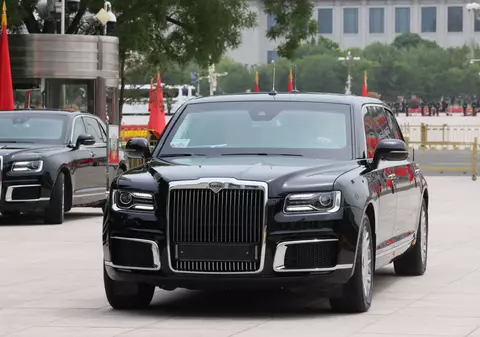 Limuzina blindată a lui Vladimir Putin i-a impresionat pe ceilalți dictatori în China: cât costă și ce dotări are modelul Aurus Senat