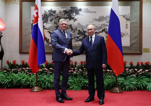 Slovacia reia eliberarea vizelor pentru cetăţenii ruşi. Premierul Fico, singurul lider UE la Beijing: „Se construieşte noua ordine mondială”