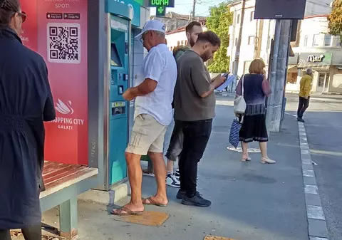 Călătorii se simt câștigători la loterie, dar doar când reușesc să-și cumpere bilete de la automatele Transurb, în Galați