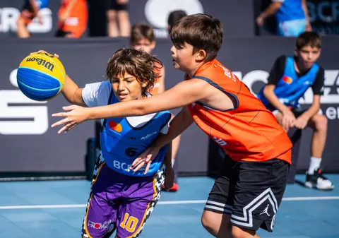 Final epic al sezonului 2025 BCR Sport Arena Streetball: Sportivi de legendă, actori sau cântăreți și-au dat întâlnire pe terenul de baschet