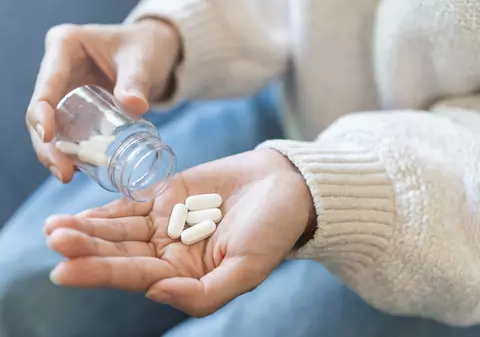 Un doctor a dezvăluit ce medicamente nu ia niciodată, deși milioane de oameni le folosesc zi de zi: „Fatal în decurs de o săptămână”