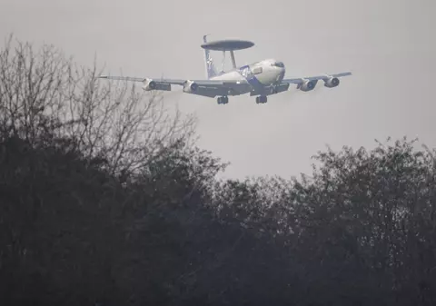 Turcia trimite un avion de avertizare în Lituania în cadrul măsurilor NATO după ce Rusia a încălcat spațiul aerian