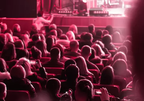 Ce să faci în București în weekendul 27-28 septembrie 2025: raliul mașinilor de epocă, Lavanda Fest, teatru