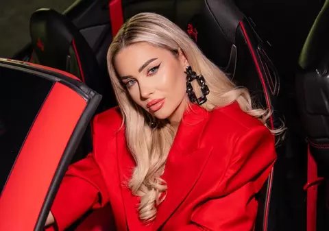 Cum arată Oana Monea nemachiată. Și-a șters make-up-ul în fața fanilor ei: „Aud mereu același lucru: «Ai riduri! De ce nu le injectezi»”