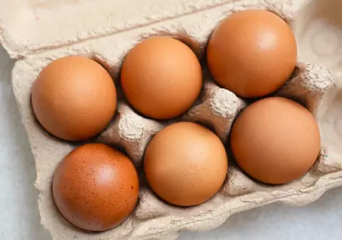 Loturi de ouă bio comercializate în supermarketurile Kaufland şi Mega Image, retrase de la vânzare din cauza unui risc de Salmonella Typhimurium