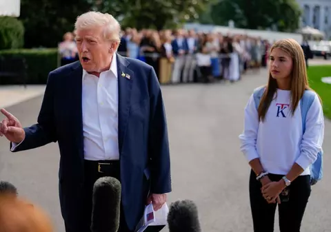 Nepoata lui Donald Trump, Kai și-a lansat o colecție de modă la Casa Albă: cât costă un tricou minimalist