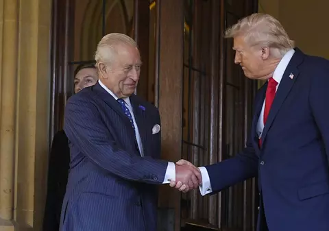 Conversația misterioasă dintre regele Charles și Donald Trump, dezvăluită de un cititor pe buze