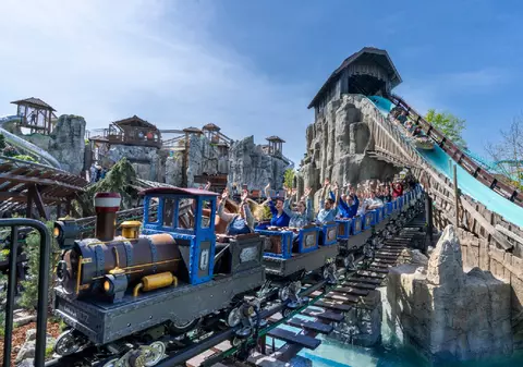 Parcul de distracții din Europa care a depășit Walt Disney World și Universal Studios. A fost desemnat cel mai bun parc tematic din lume pentru a zecea oară