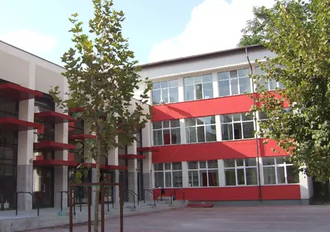 Demisii în masă la cea mai mare școală din București: toată conducerea a demisionat